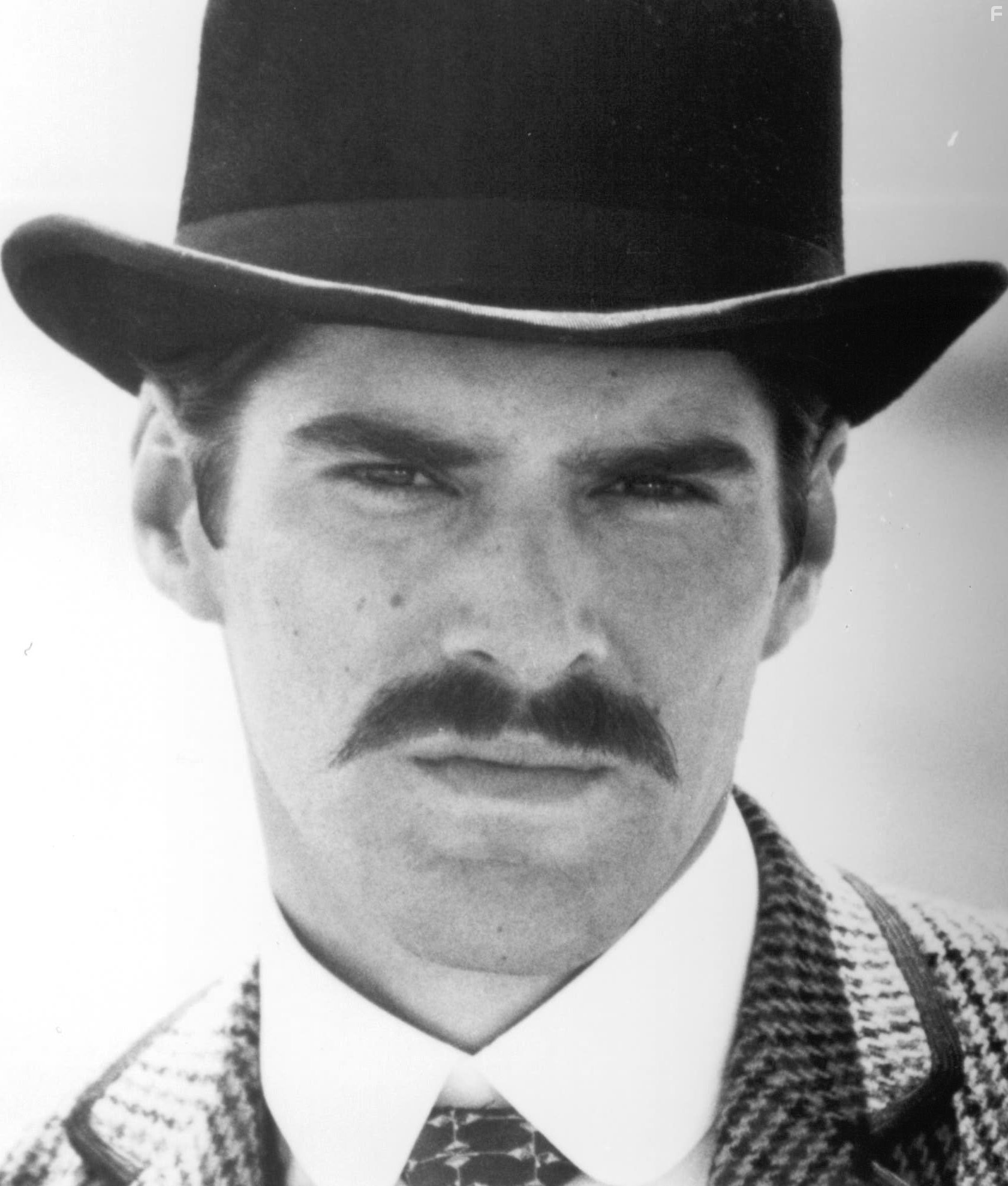 Thomas Gibson in Далеко-далеко (1992)
