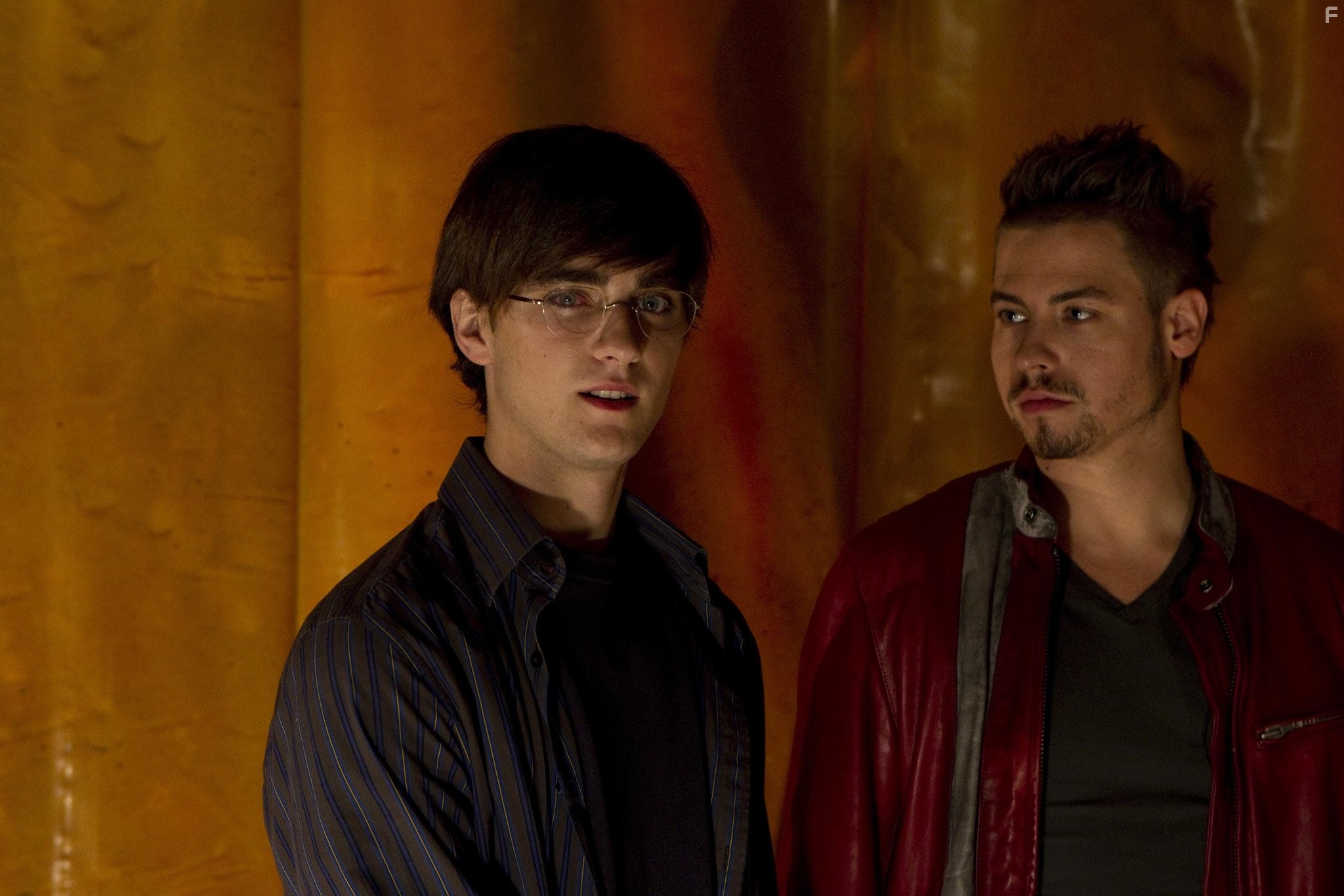 Landon Liboiron and Kristian Hodko in Вой: Перерождение (2011)