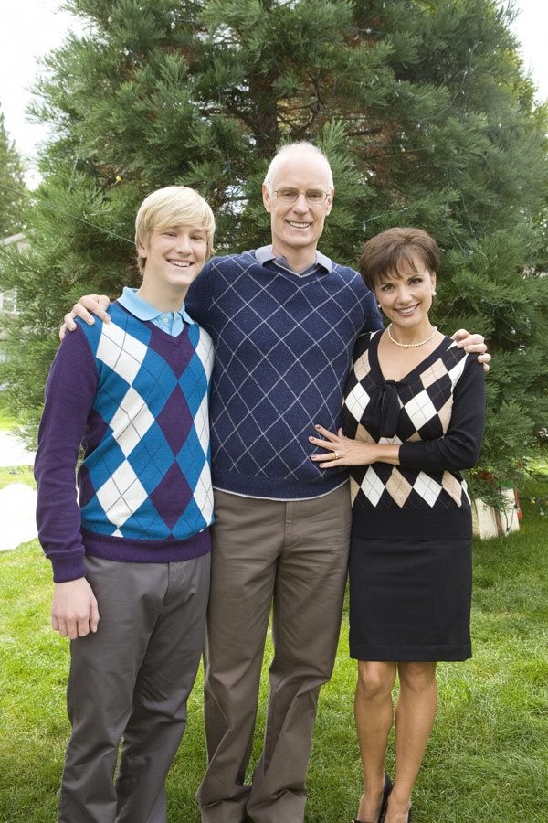 Matt Frewer, Teryl Rothery, and William Hutchinson in Battle of the Bulbs (2010)