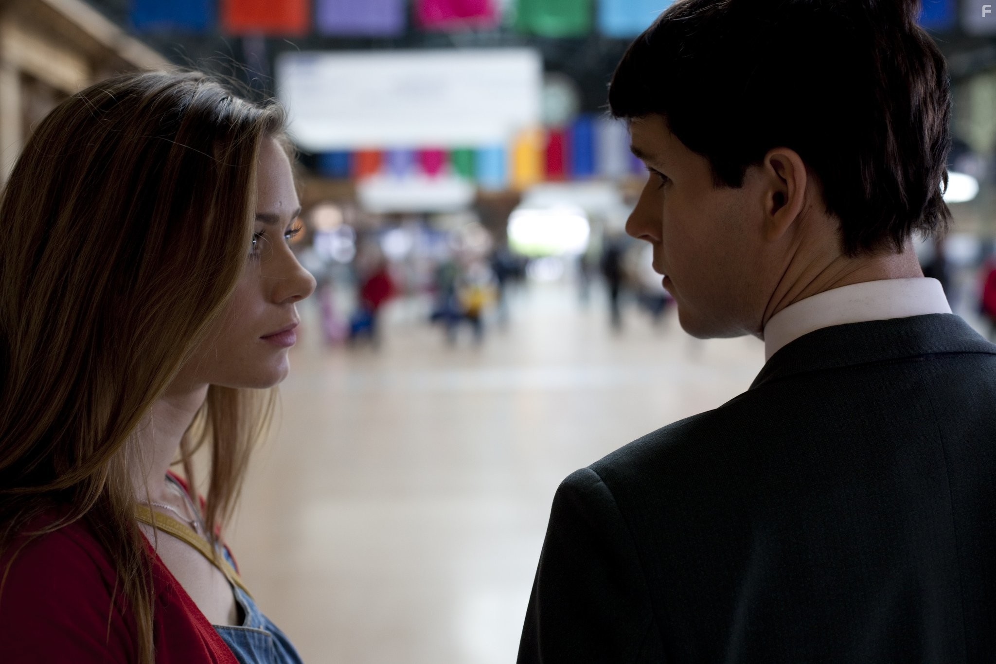 Maeve Dermody and Ryan Kwanten in Грифф-невидимка (2010)