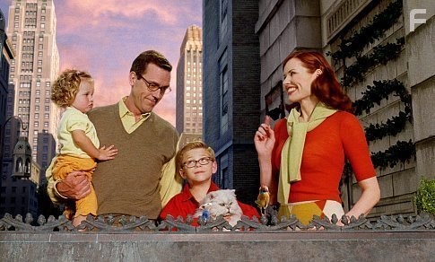 Geena Davis, Jonathan Lipnicki, and Hugh Laurie in Стюарт Литтл 2 (2002)