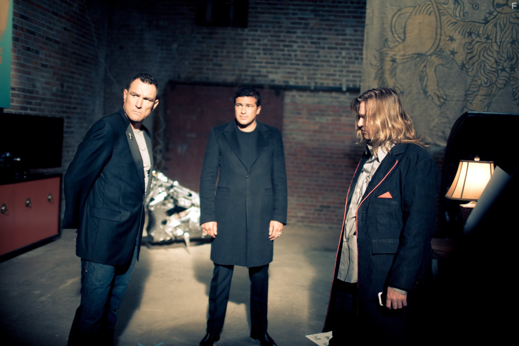 Val Kilmer, Vinnie Jones, and Tamer Hassan in Расплата (2011)