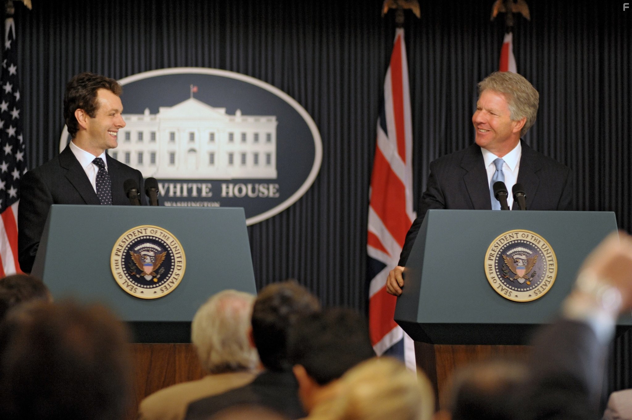 Dennis Quaid and Michael Sheen in Особые отношения (2010)