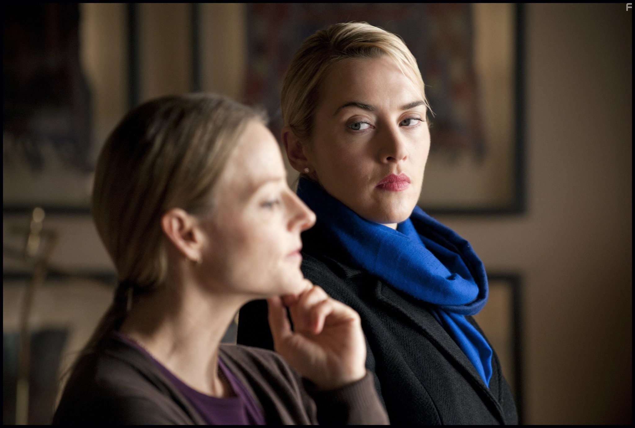 Jodie Foster and Kate Winslet in Резня (2011)