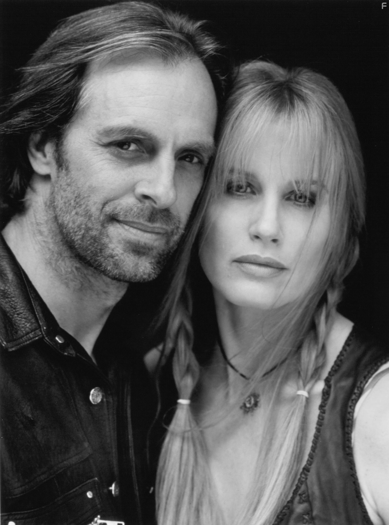 Daryl Hannah and Keith Carradine in The Tie That Binds (1995)