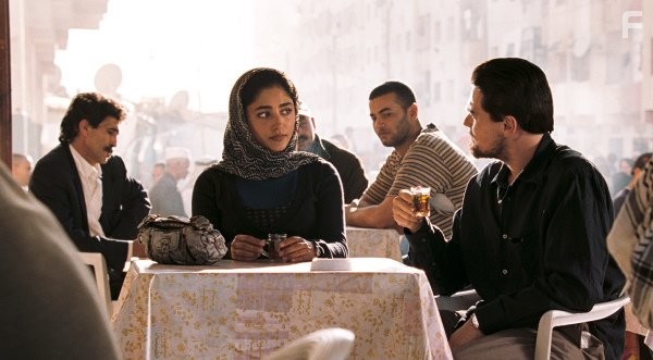 Leonardo DiCaprio and Golshifteh Farahani in Совокупность лжи (2008)