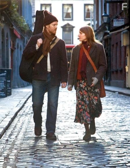 Glen Hansard and Mark?ta Irglov? in Однажды (2007)