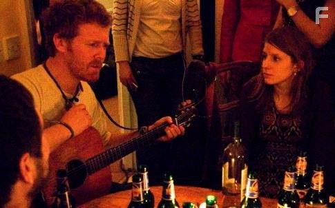 Glen Hansard and Mark?ta Irglov? in Однажды (2007)