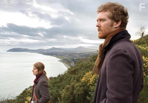 Glen Hansard and Mark?ta Irglov? in Однажды (2007)