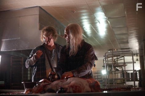 Sean Skene and Dan Skene in Поворот не туда 4: Кровавое начало (2011)