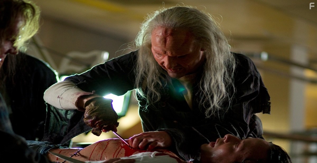 Поворот не туда 4: Кровавое начало (2011)