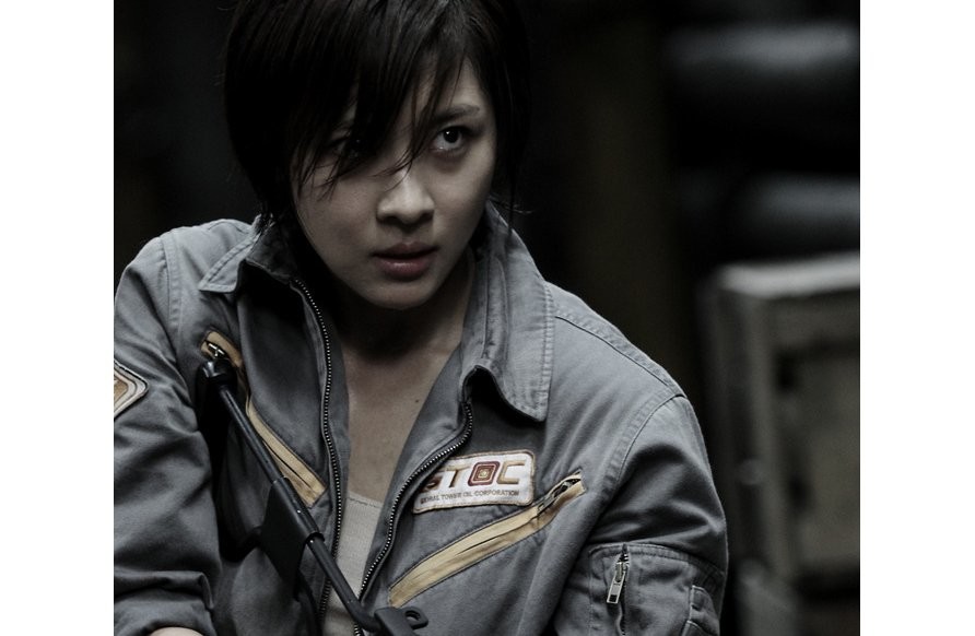 Ji-won Ha in Сектор 7 (2011)