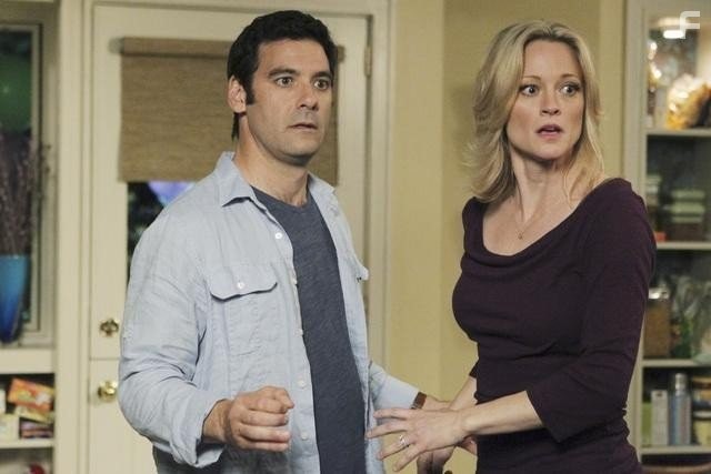 Teri Polo and Mather Zickel in Будь мужчиной (2011)