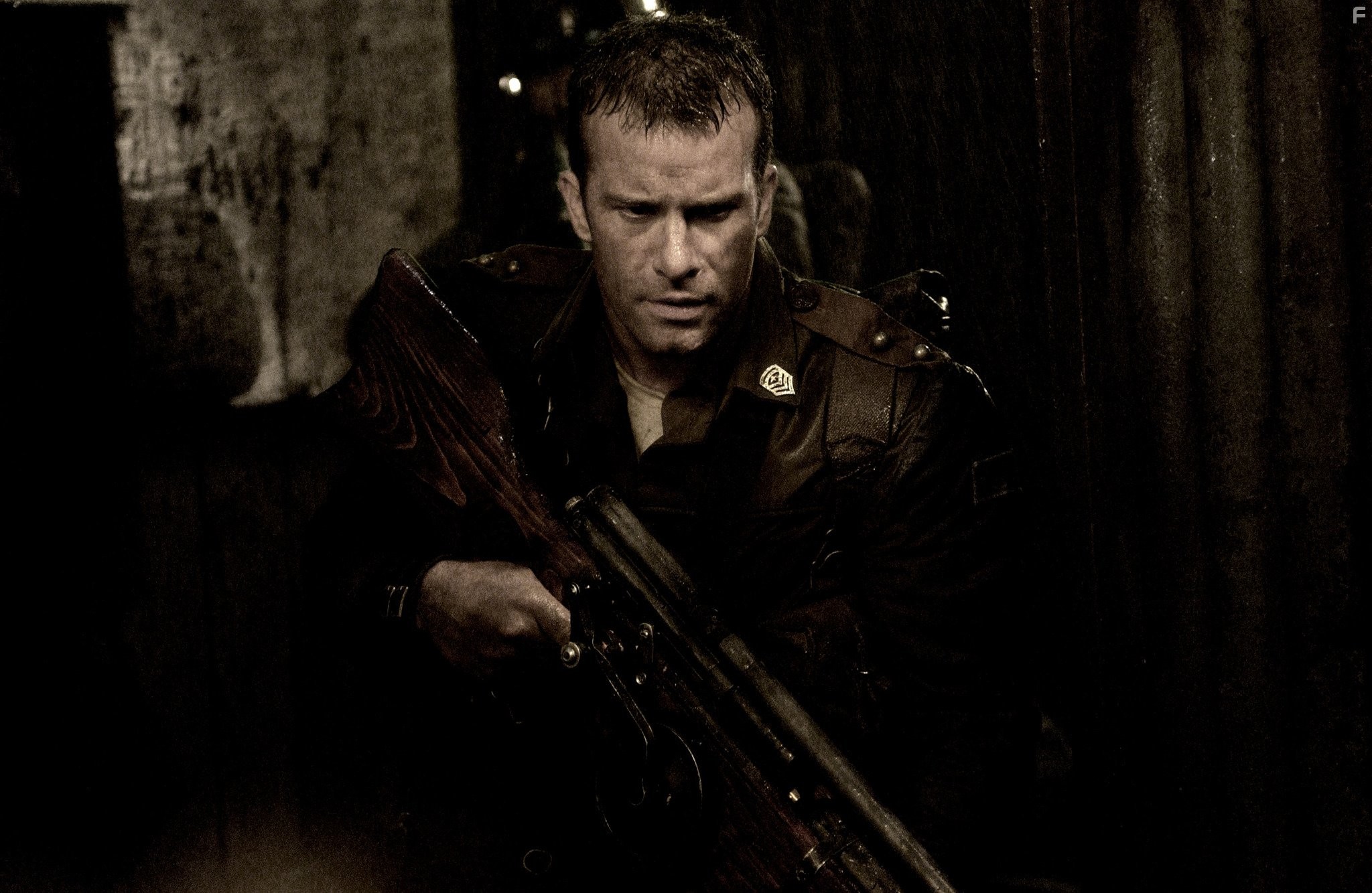 Thomas Jane in Хроники мутантов (2008)