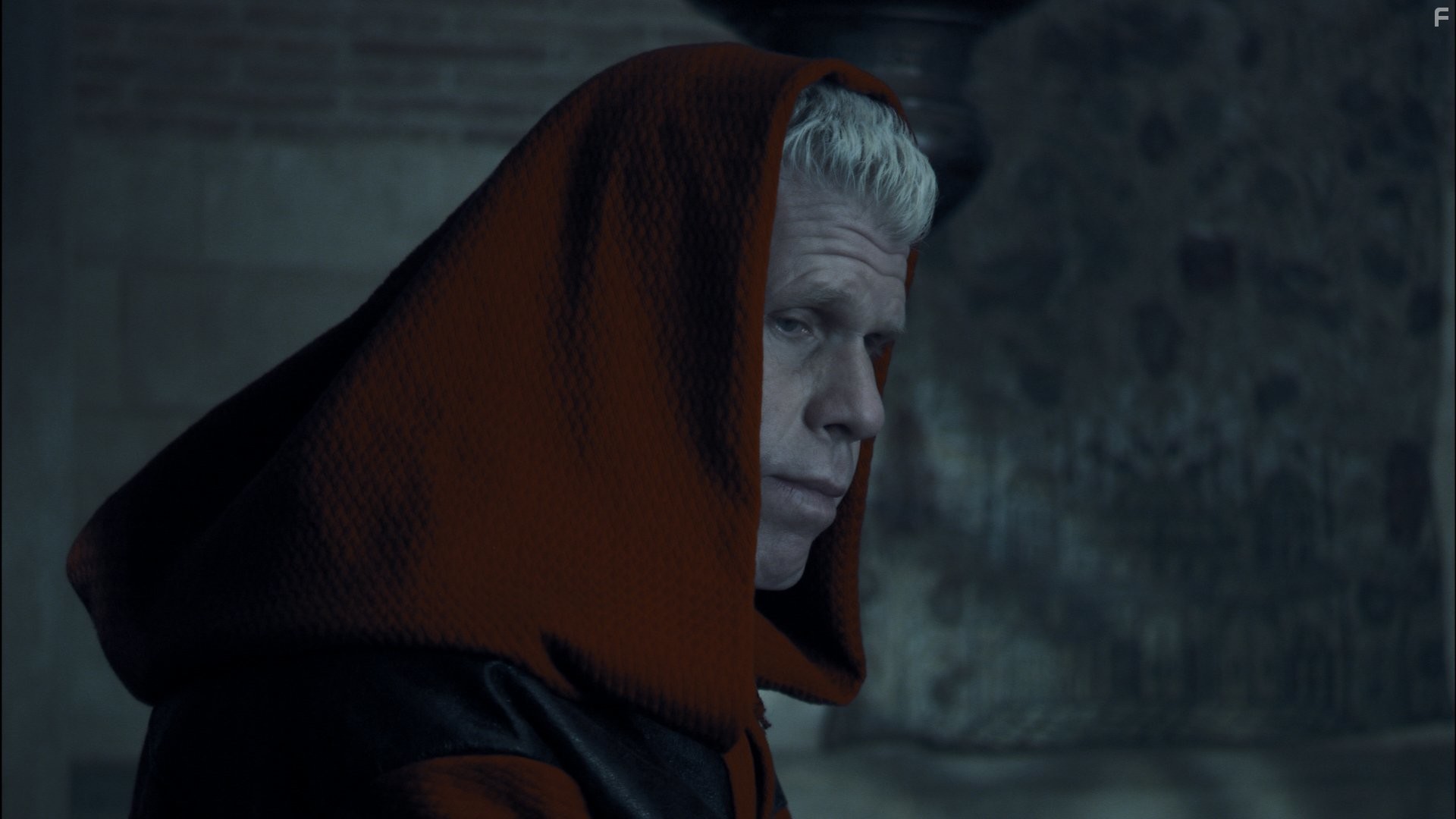 Ron Perlman in Хроники мутантов (2008)