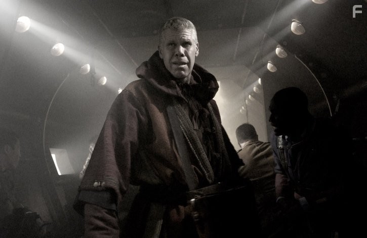 Ron Perlman in Хроники мутантов (2008)