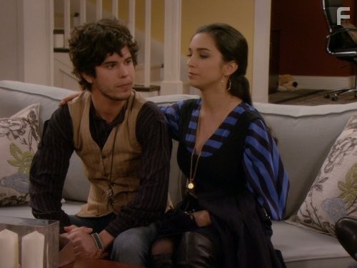 Molly Ephraim and Shane Coffey in Последний настоящий мужчина (2011)