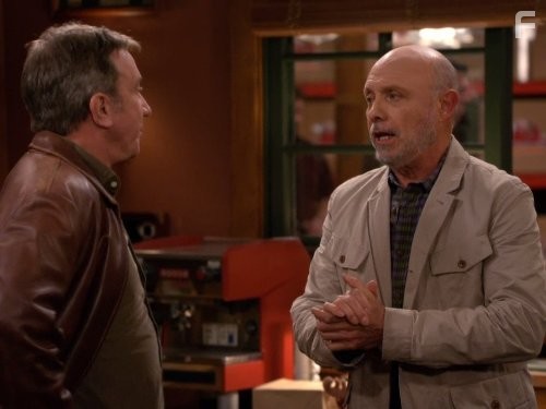Tim Allen and Hector Elizondo in Последний настоящий мужчина (2011)