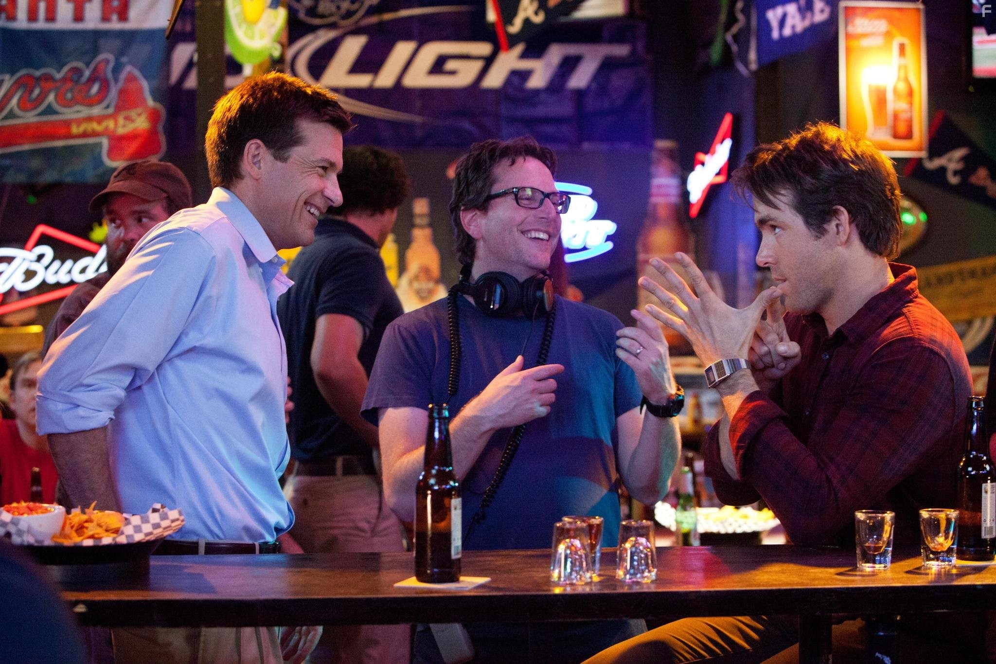 Jason Bateman, Ryan Reynolds, and David Dobkin in Хочу как ты (2011)