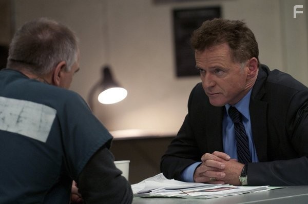 Adrian Quinn in Главный подозреваемый (2011)