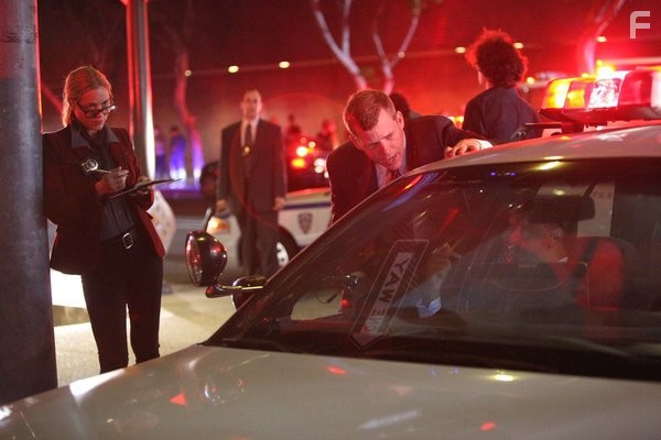 Maria Bello and Tim Griffin in Главный подозреваемый (2011)