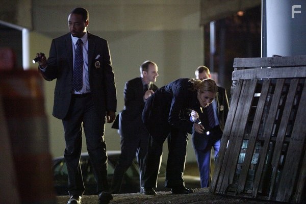 Maria Bello, Tim Griffin, and Damon Gupton in Главный подозреваемый (2011)