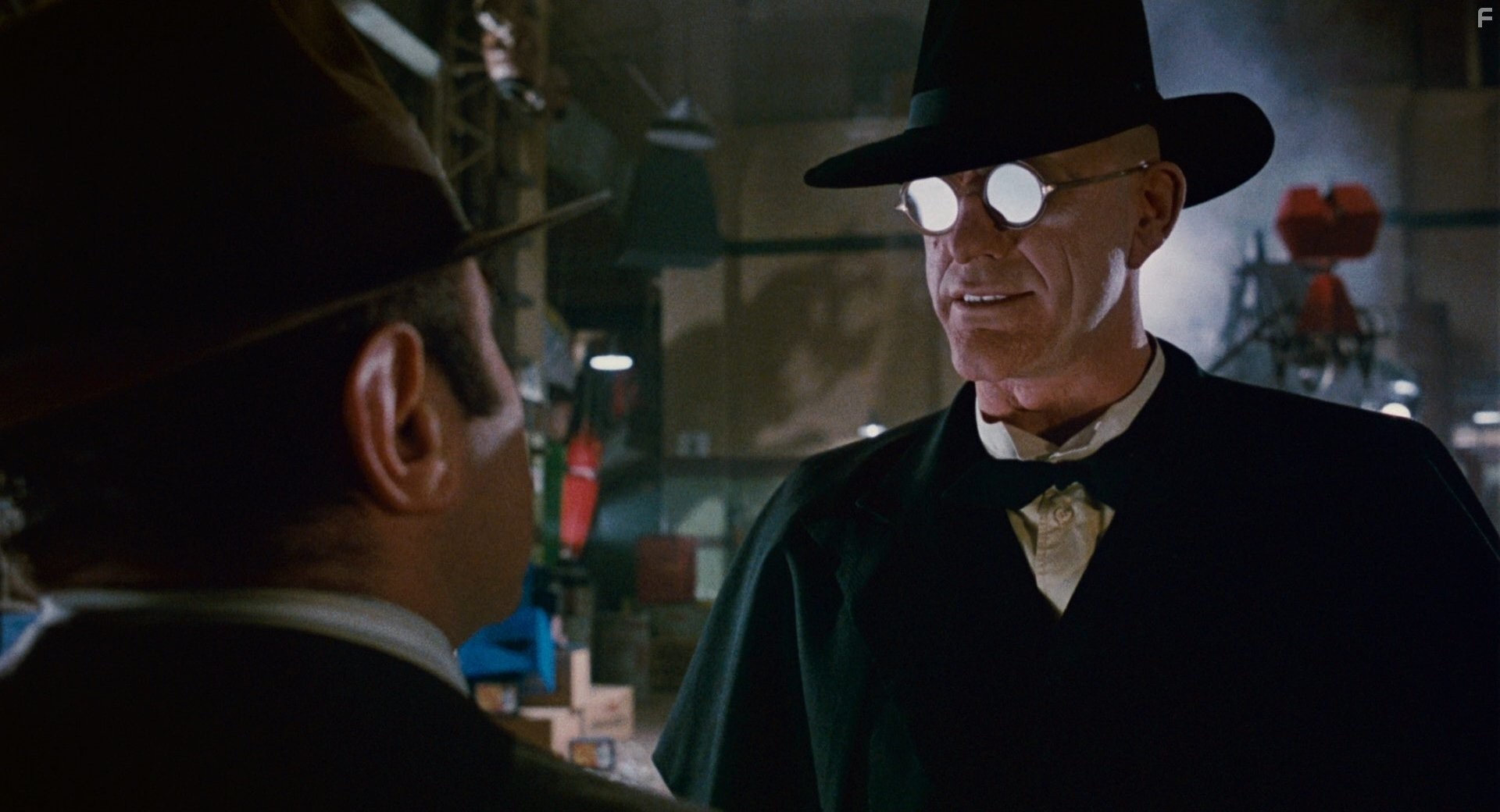 Christopher Lloyd and Bob Hoskins in Кто подставил кролика Роджера (1988)