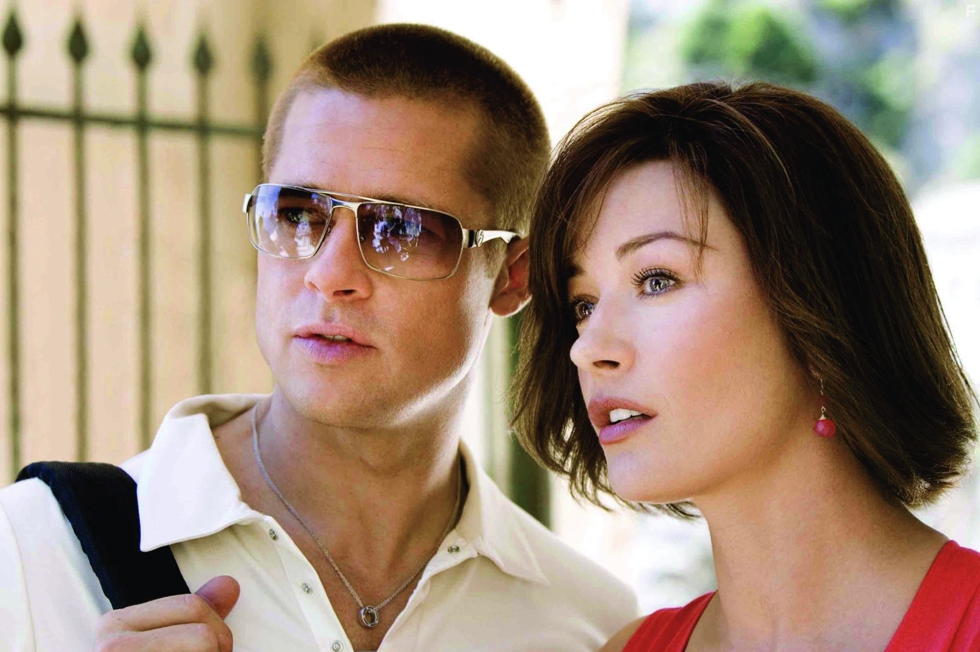 Brad Pitt and Catherine Zeta-Jones in Двенадцать друзей Оушена (2004)