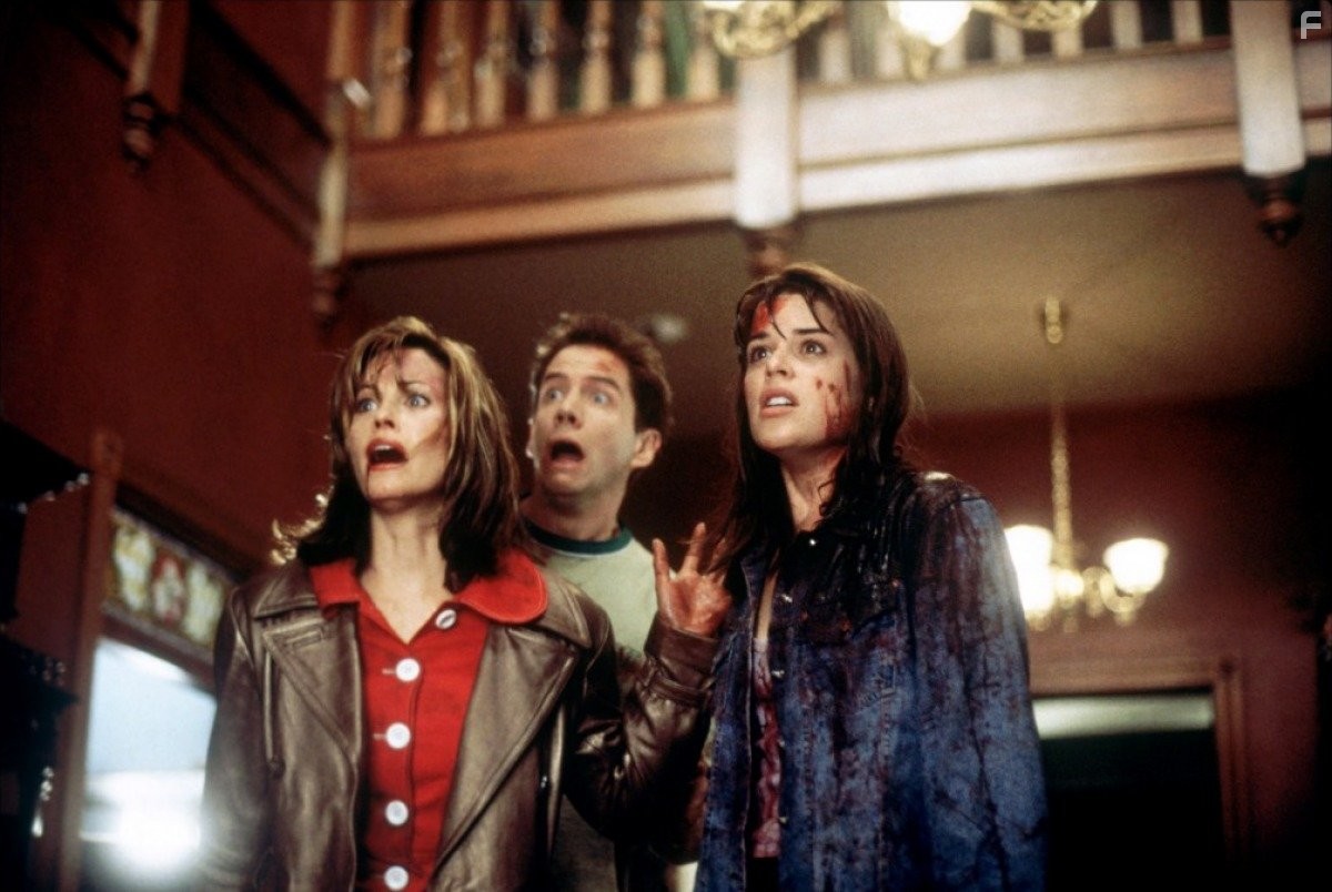 Neve Campbell, Courteney Cox, and Jamie Kennedy in Крик (1996)