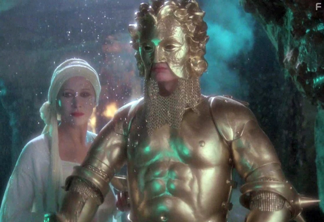 Helen Mirren and Robert Addie in Экскалибур (1981)