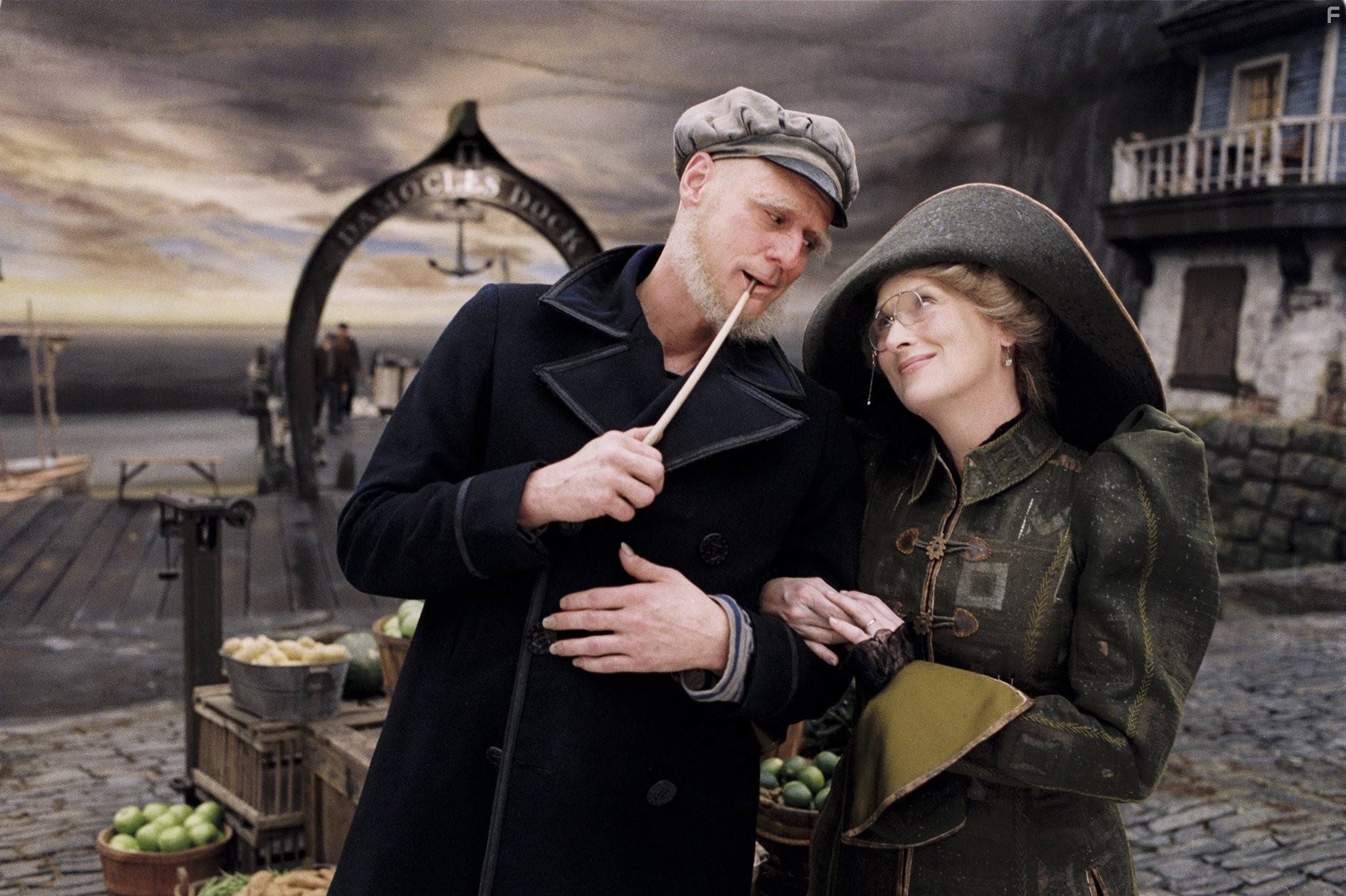 Jim Carrey and Meryl Streep in Лемони Сникет: 33 несчастья (2004)