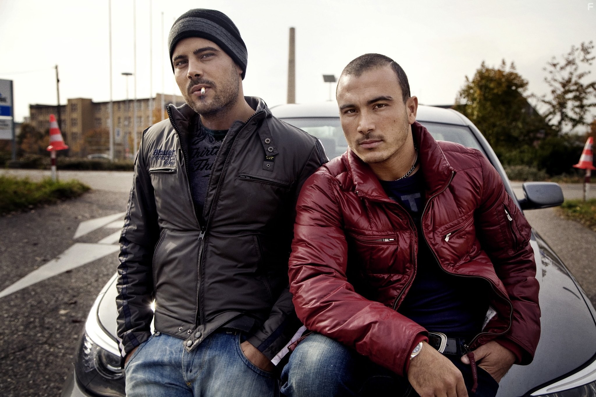 Francesco Di Leva and Marco D'Amore in Тихая жизнь (2010)