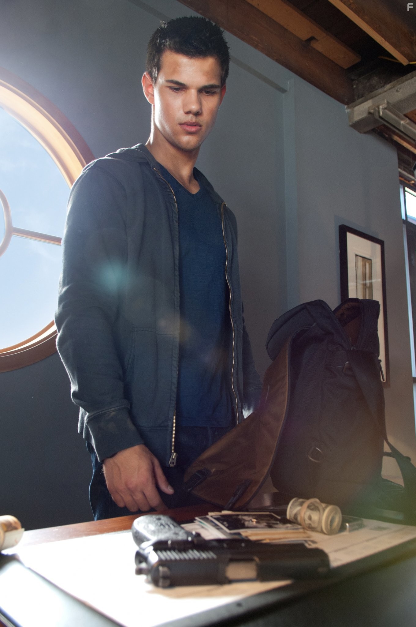 Taylor Lautner in Погоня (2011)