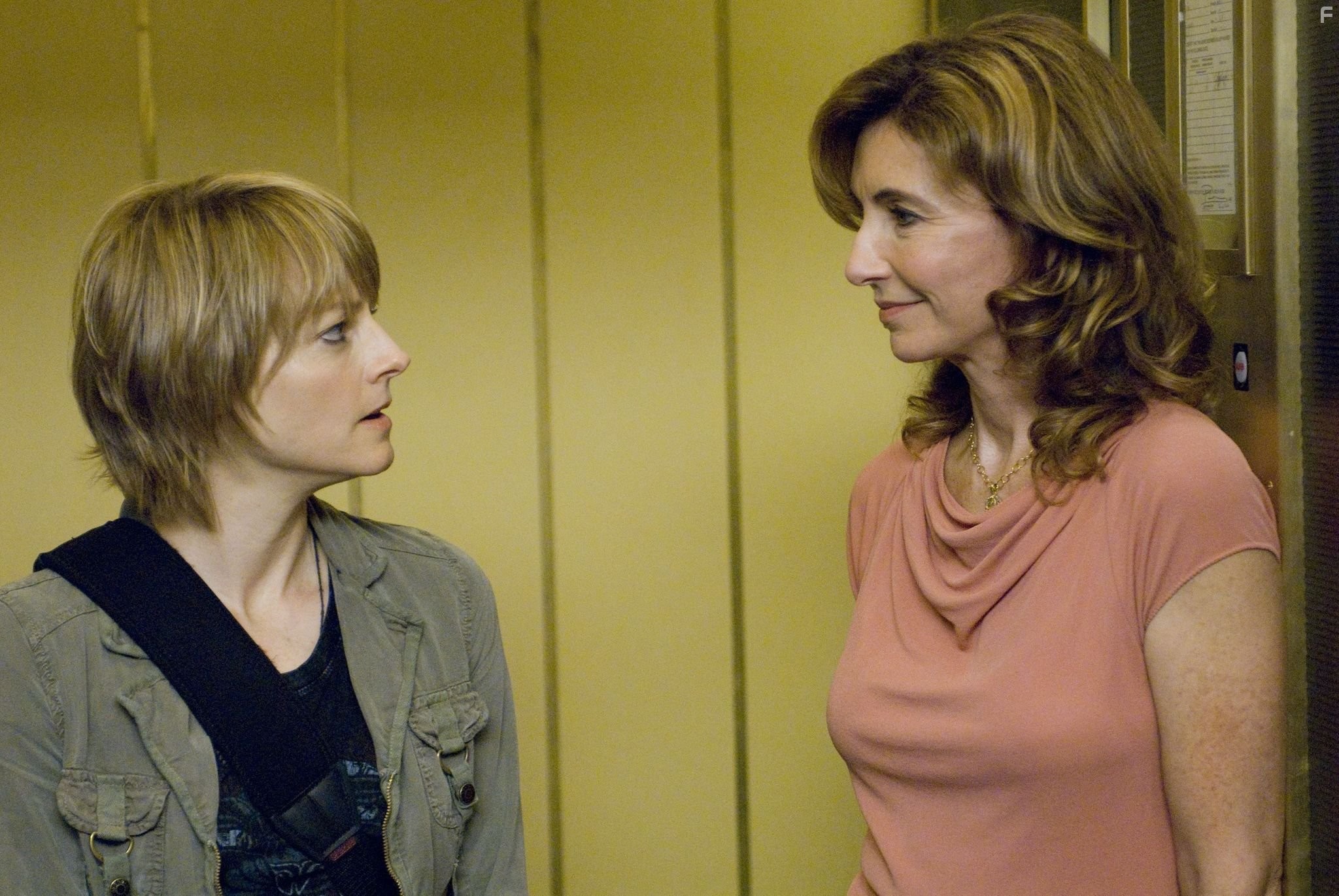 Jodie Foster and Mary Steenburgen in Отважная (2007)