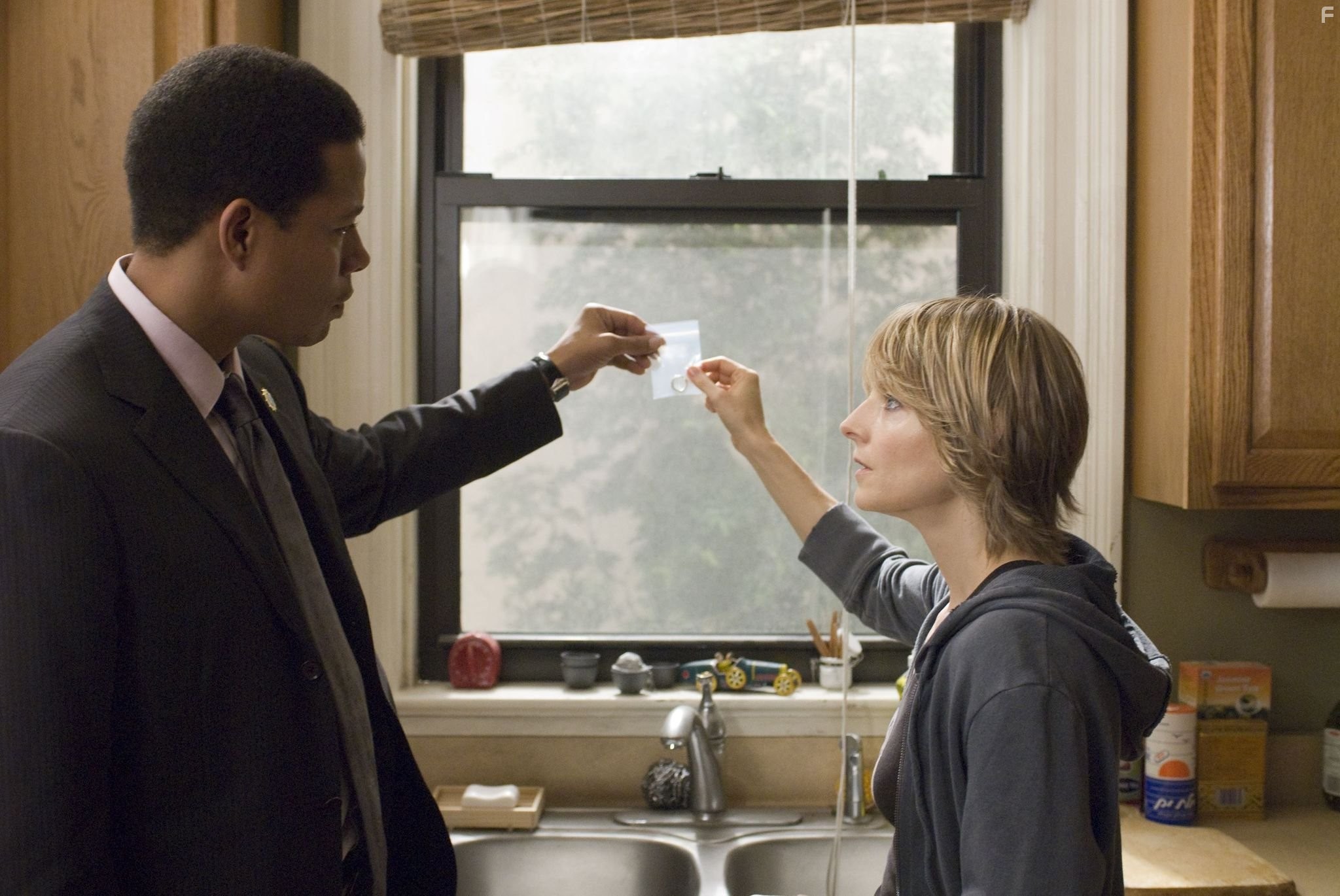 Jodie Foster and Terrence Howard in Отважная (2007)