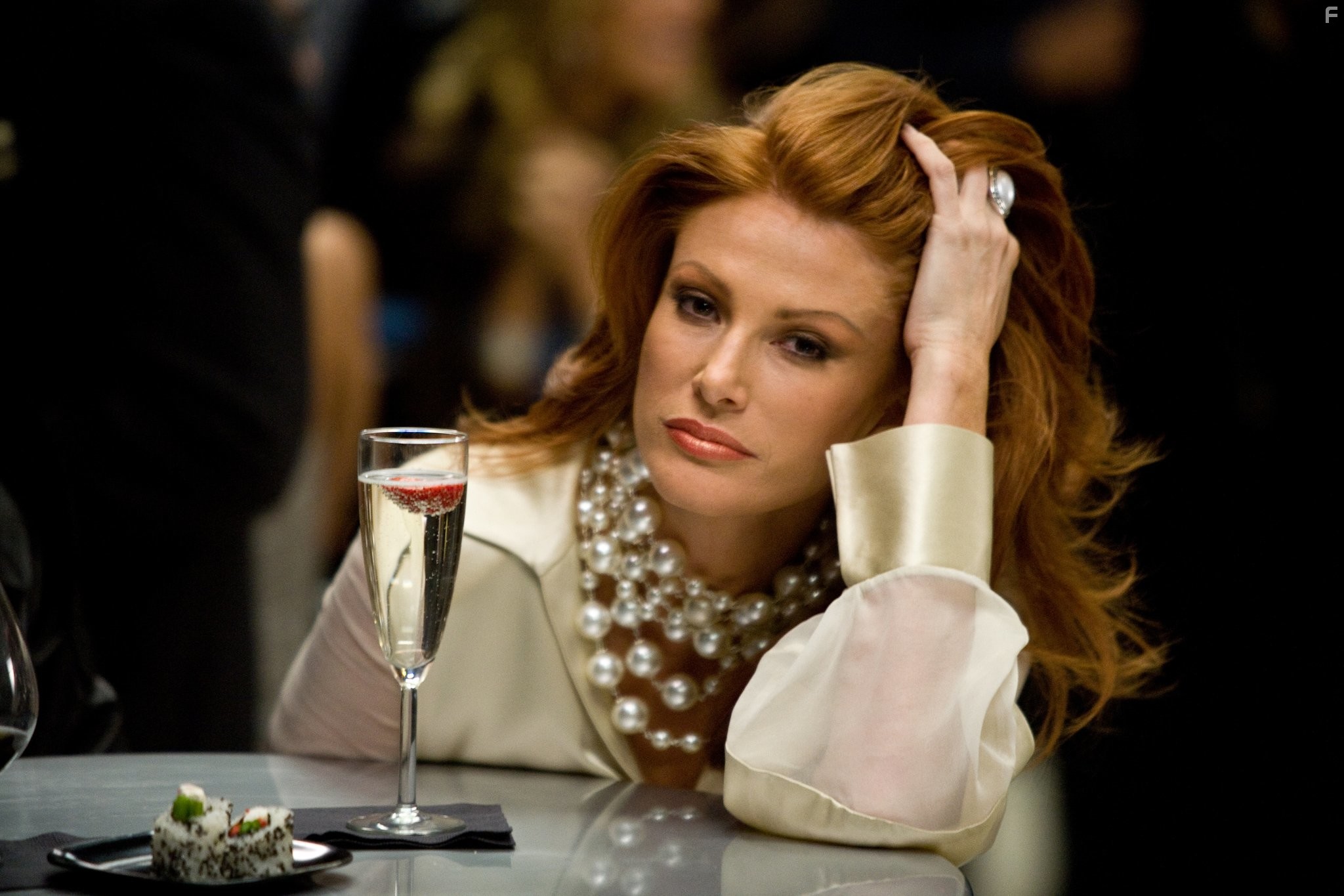 Angie Everhart in Отвези меня домой (2011)