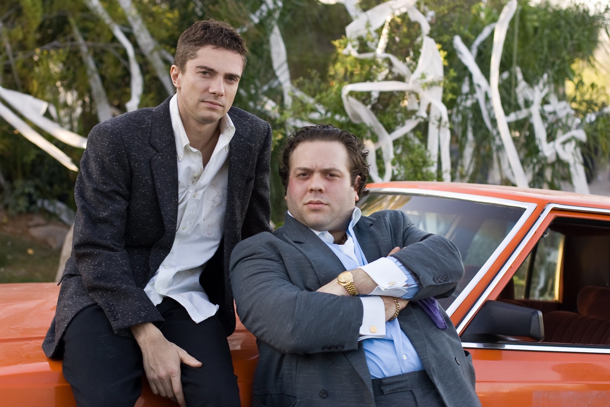 Dan Fogler and Topher Grace in Отвези меня домой (2011)