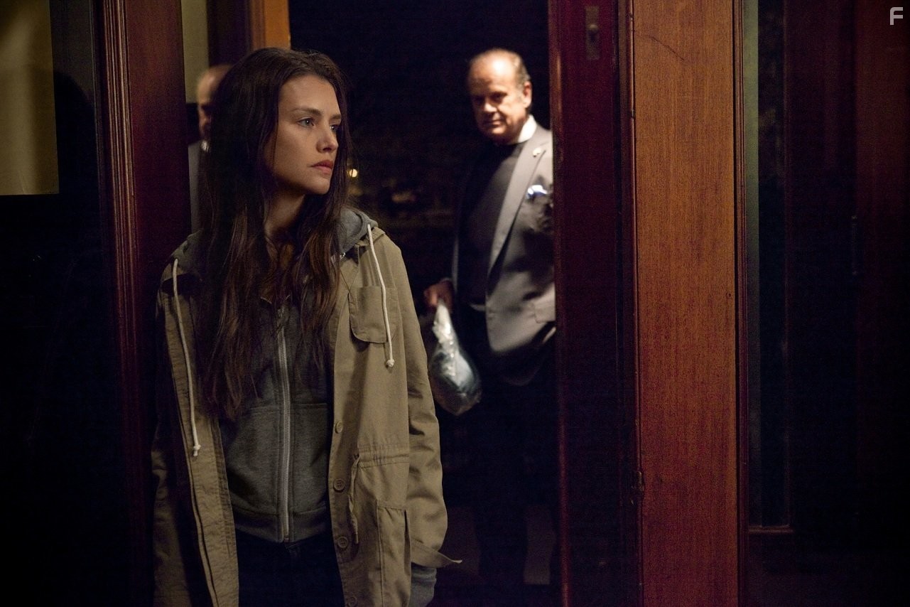 Kelsey Grammer and Hannah Ware in Босс (2011)