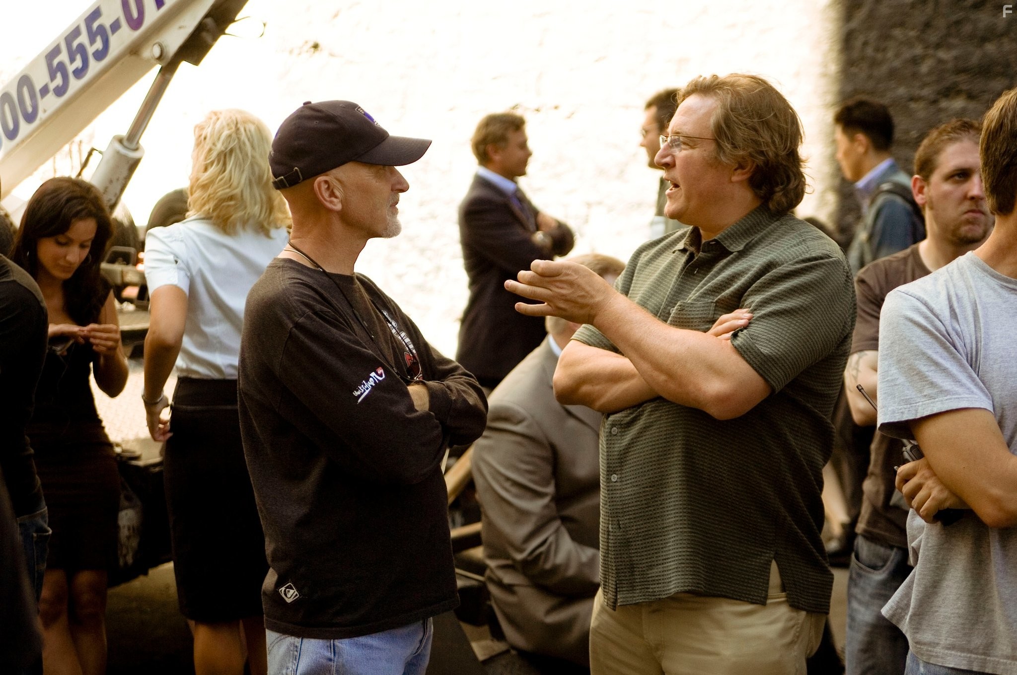 Ian Bryce and Lorenzo di Bonaventura in Трансформеры (2007)