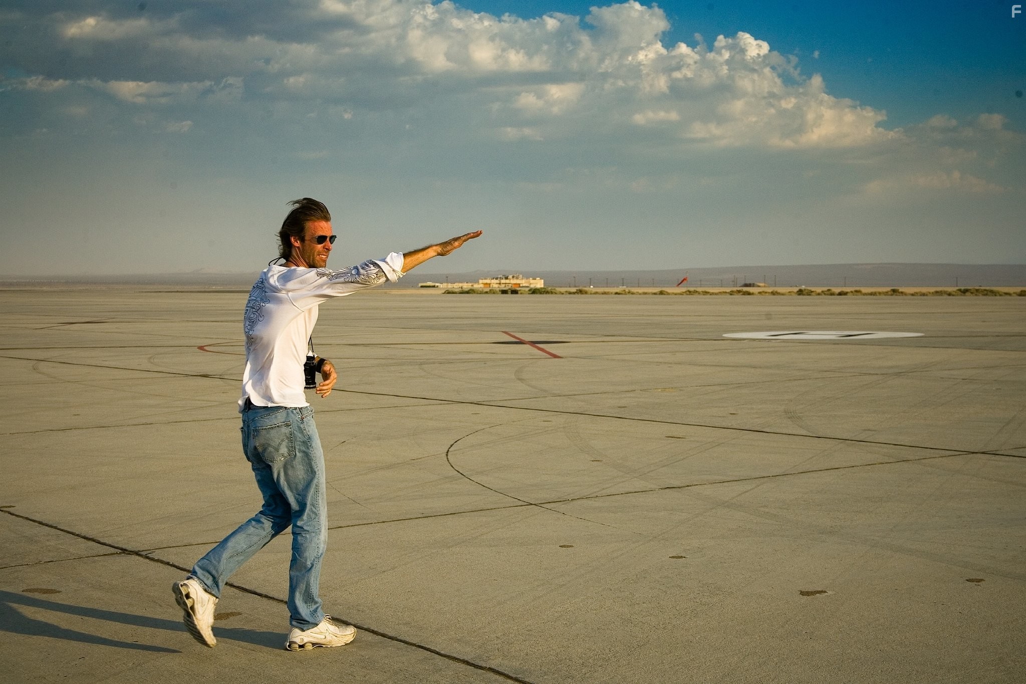 Michael Bay in Трансформеры (2007)