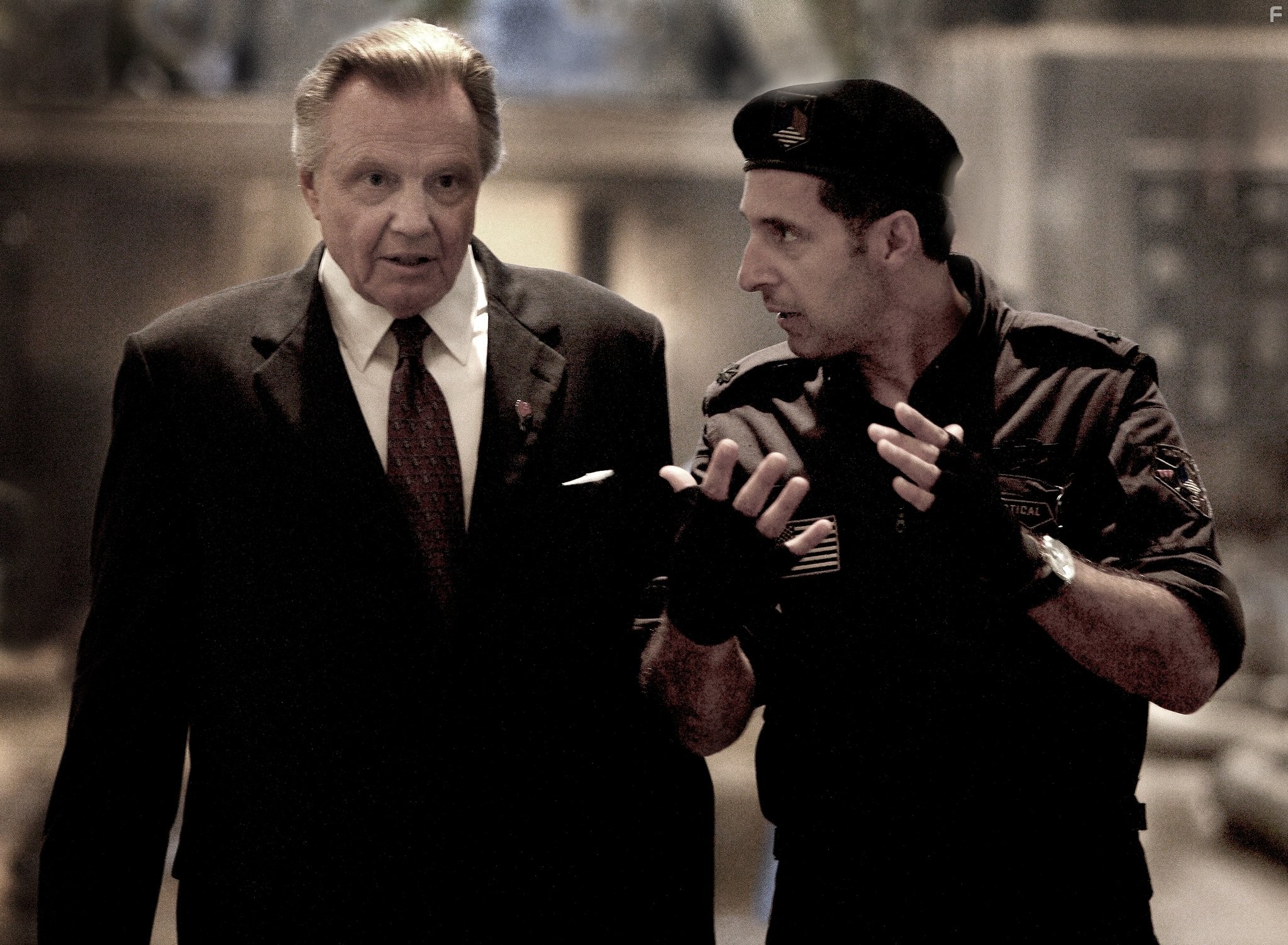 Jon Voight and John Turturro in Трансформеры (2007)