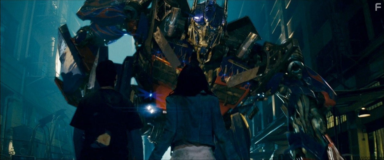 Peter Cullen, Shia LaBeouf, and Megan Fox in Трансформеры (2007)