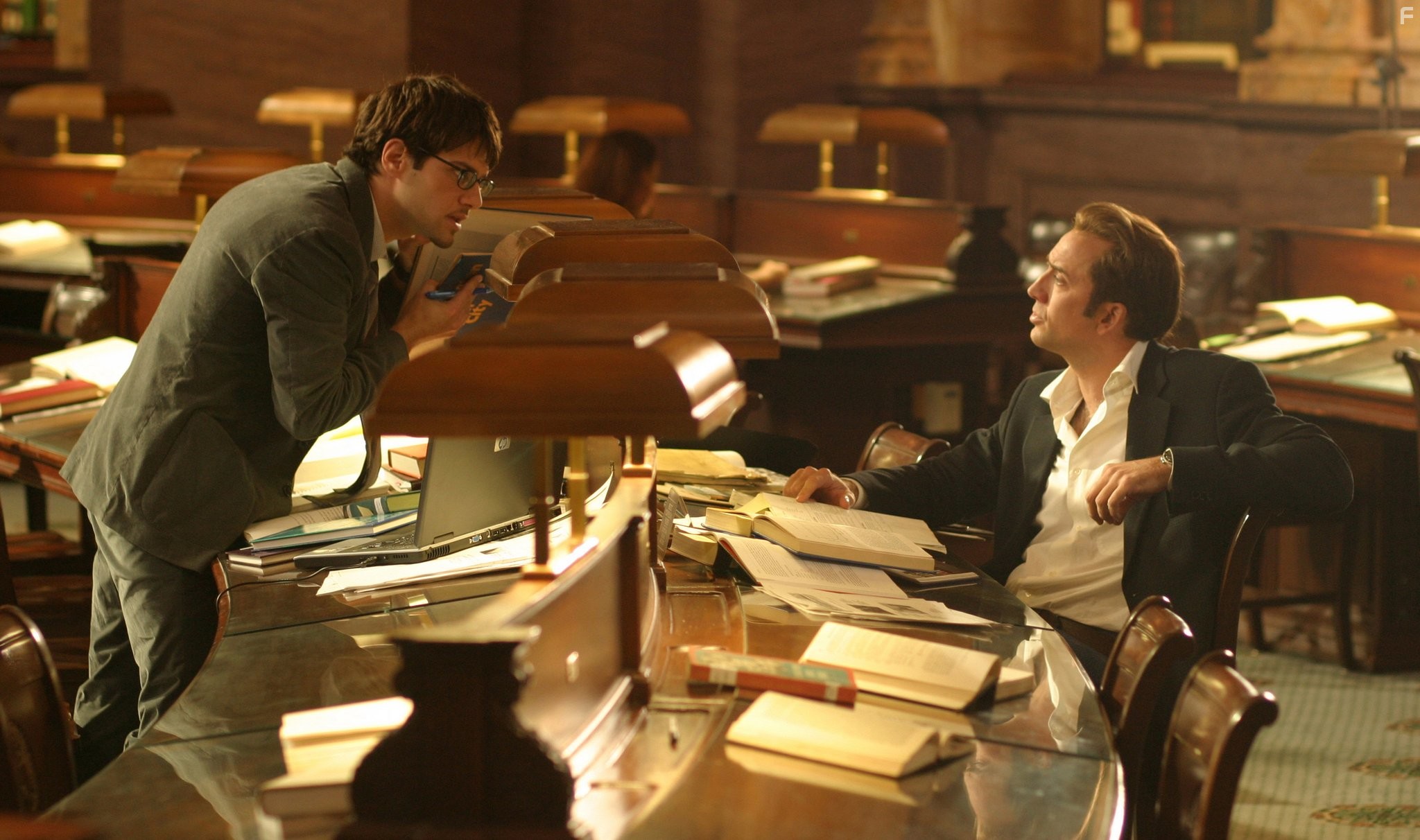 Nicolas Cage and Justin Bartha in Сокровище нации (2004)