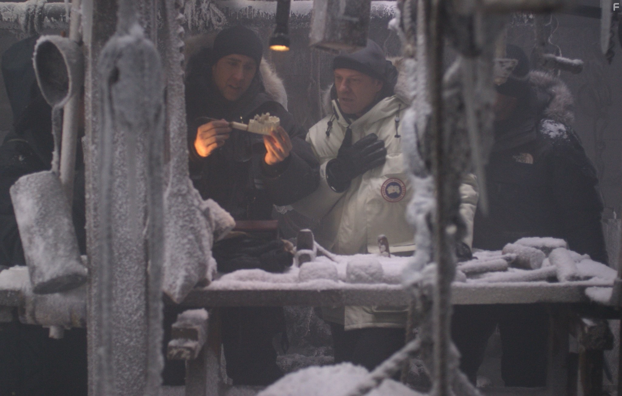 Nicolas Cage and Sean Bean in Сокровище нации (2004)