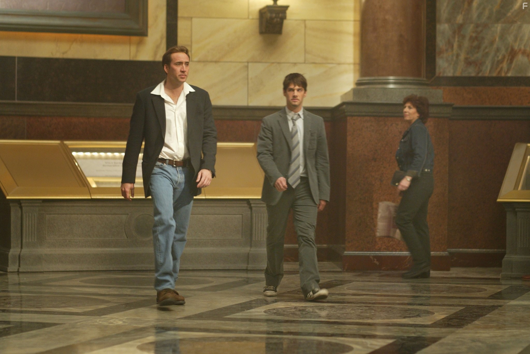 Nicolas Cage and Justin Bartha in Сокровище нации (2004)