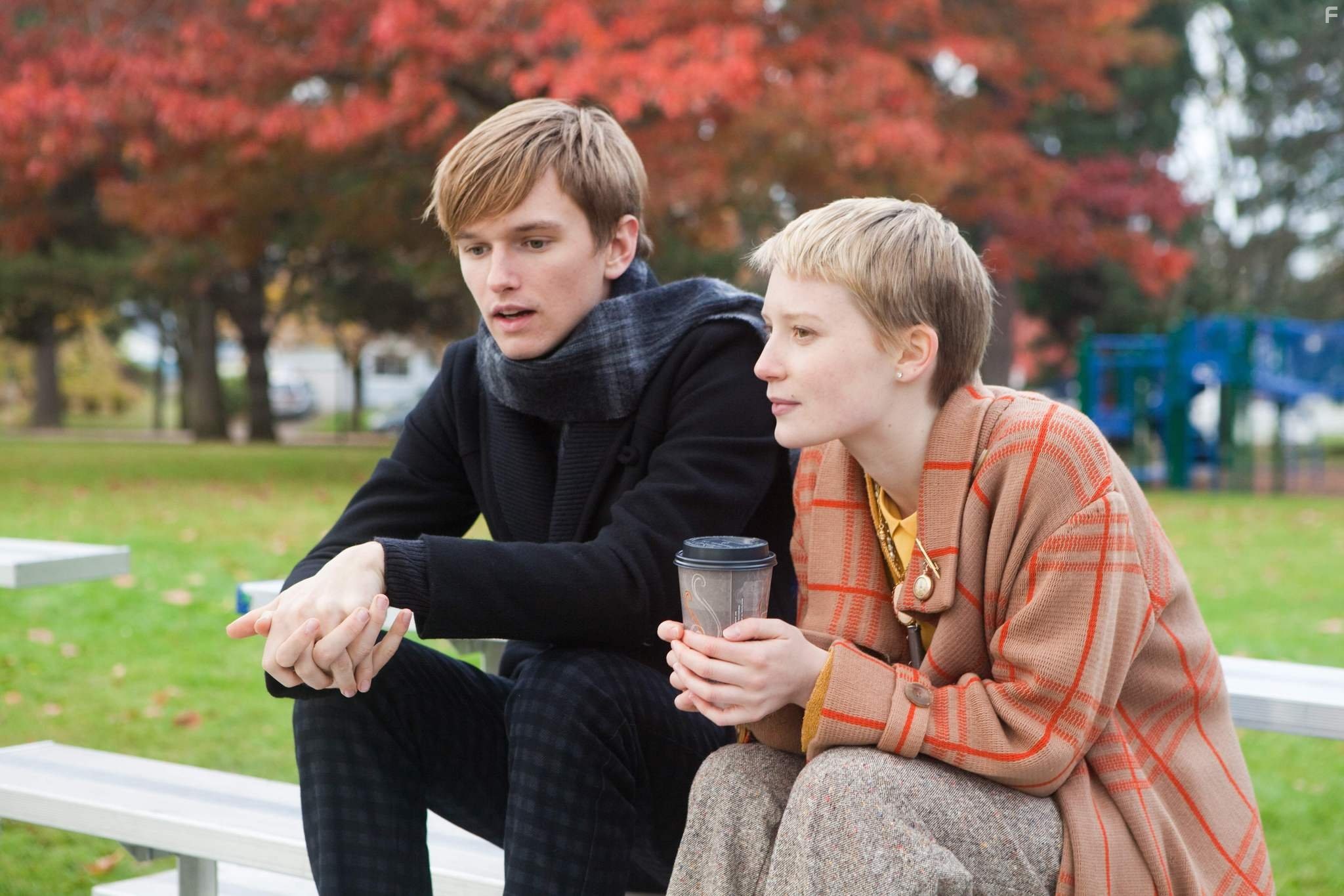 Henry Hopper and Mia Wasikowska in Не сдавайся (2011)