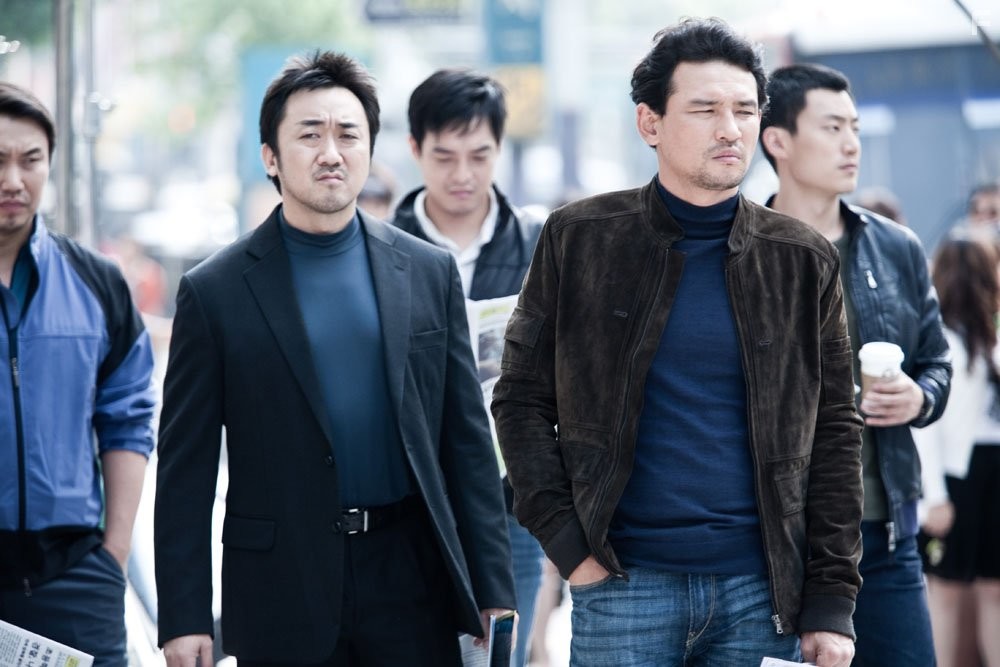 Jung-min Hwang and Dong-seok Ma in Boo-dang-geo-rae (2010)