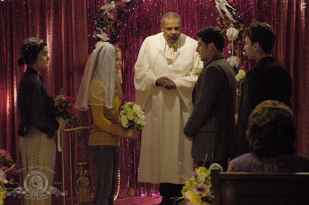 Jason Biggs, Isla Fisher, Heather Goldenhersh, and Michael Weston in Женюсь на первой встречной (2006)