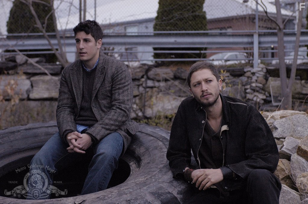 Jason Biggs and Ebon Moss-Bachrach in Женюсь на первой встречной (2006)