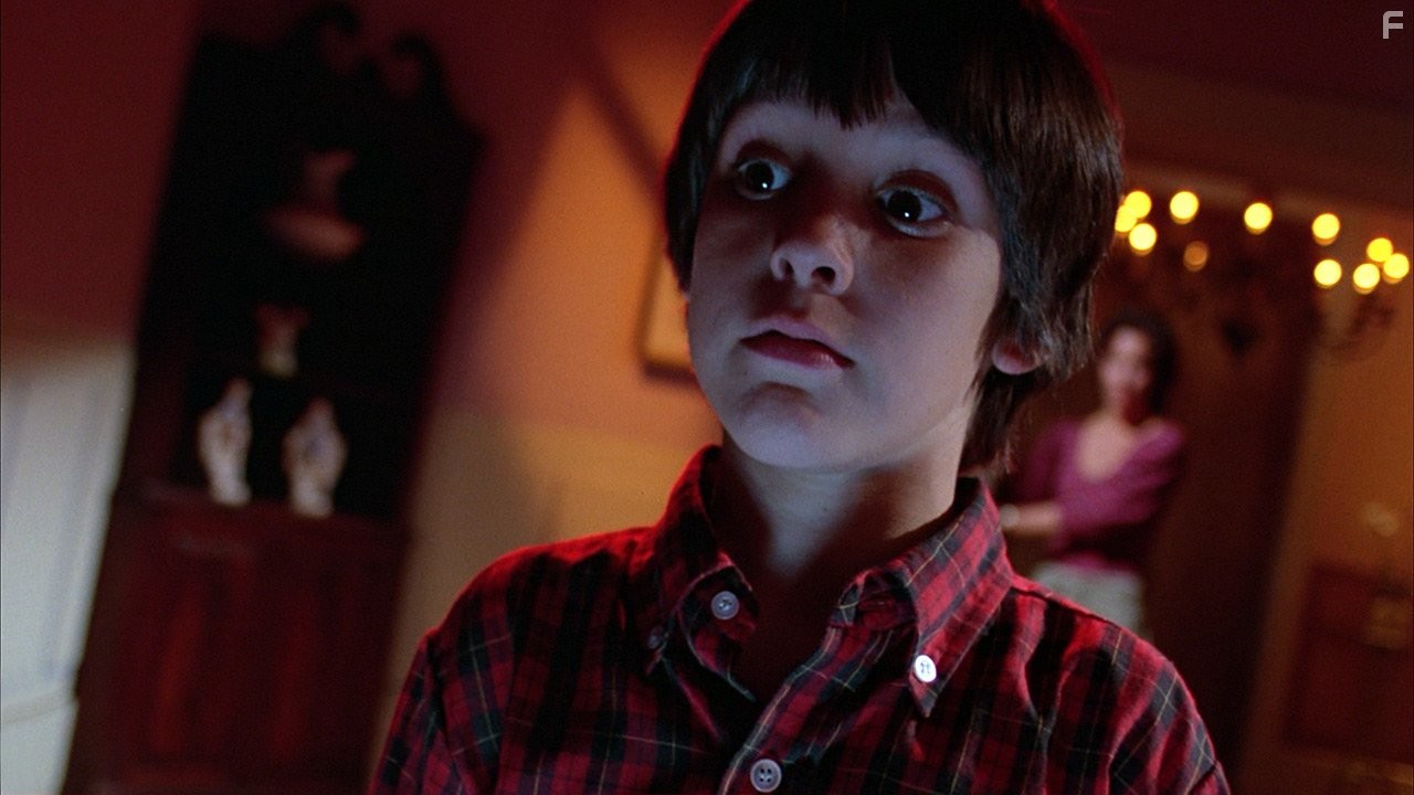 Kathleen Quinlan and Jeremy Licht in Сумеречная зона (1983)